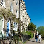 Ravenscourt Gardens